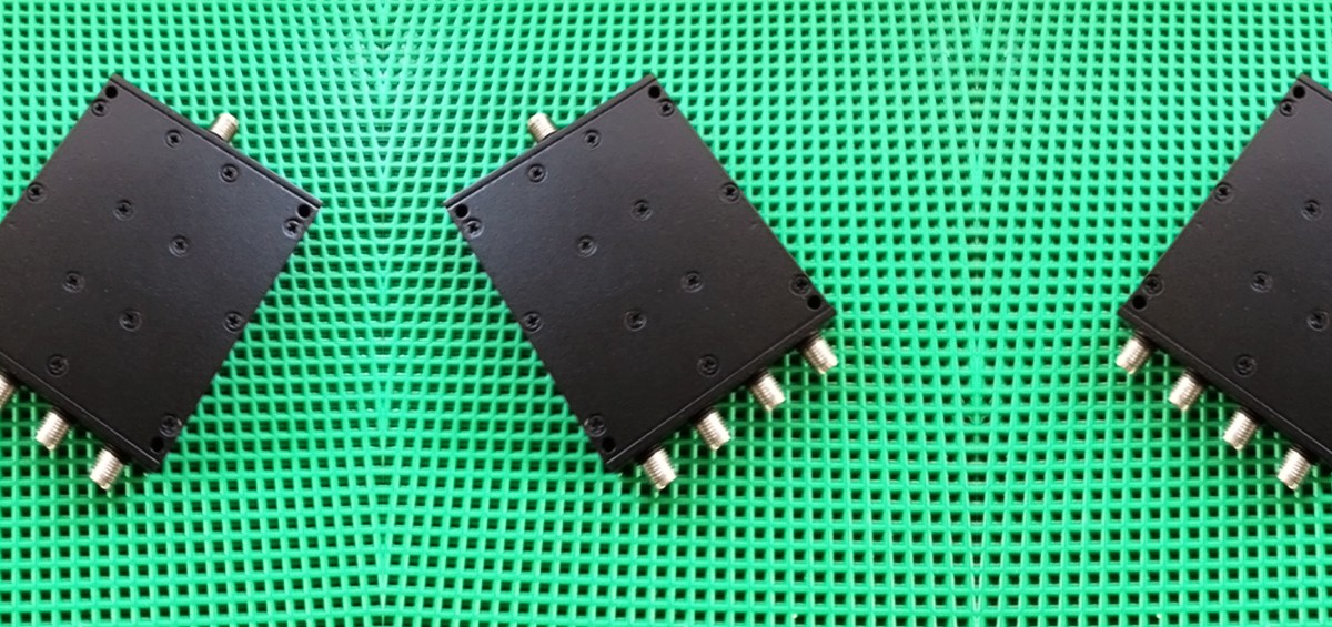 Multi-octave band power divider 2–18 GHz